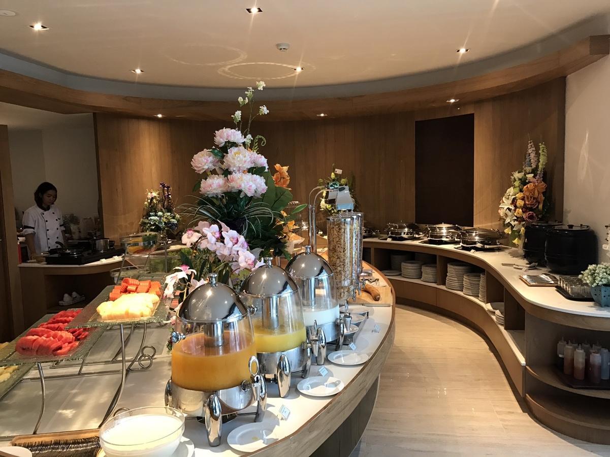 Worita Cove Hotel На Джомтиен Екстериор снимка